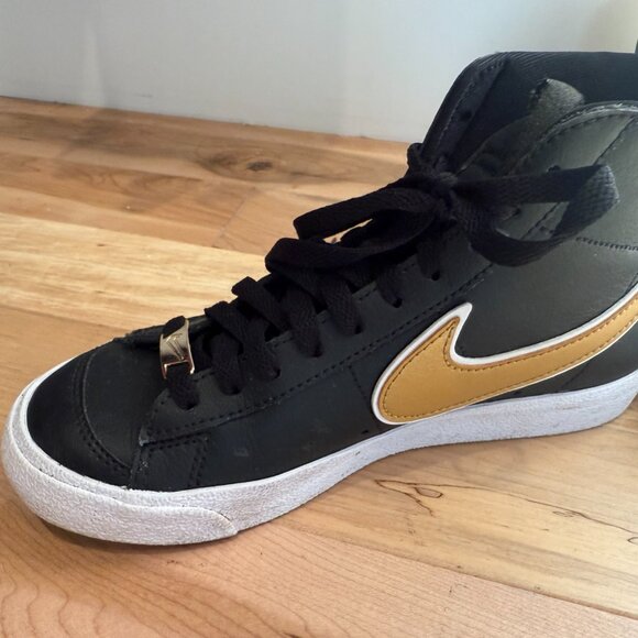 Nike Blazer Mid '77 Black & Gold – Women’s Size 7 - Picture 3 of 4